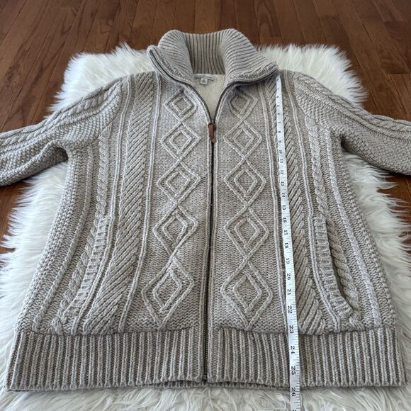 Women's Cable Knit Sweater - Gray - Picture 5 of 9